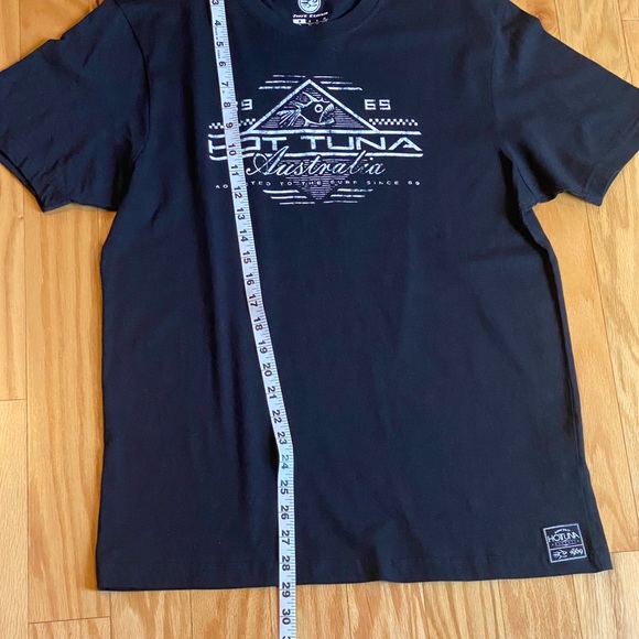 Lot of 2 Hot Tuna Surf Wear Australia T Shirts Men’s size Small Tee Shirt - Picture 10 of 13
